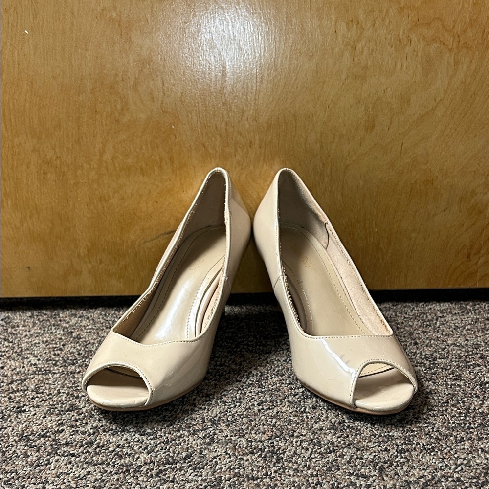 Dream Pairs Cream Peep-Toe Heels